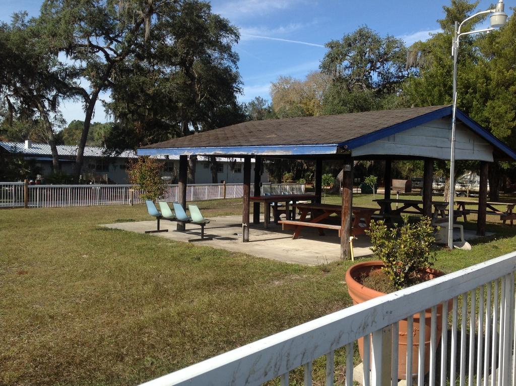 Hotel Suwannee Gables Old Town Exterior foto